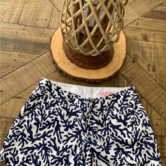 Lilly Pulitzer Navy and White Women Shorts - Picture 7 of 9